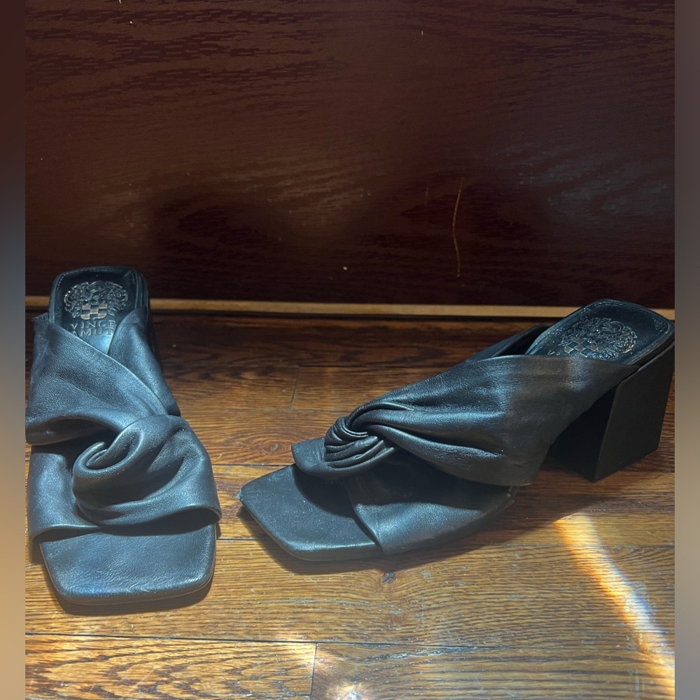 Vince Camuto Jenabie Black Sandals